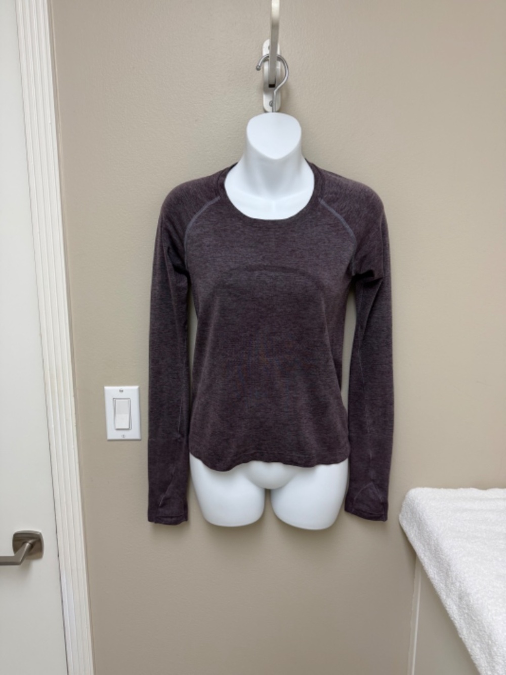 Lululemon Swiftly Tech Long-Sleeve Shirt 2.0 *Waist Length - Sequoia/Warm Ash 6 - Picture 3 of 12
